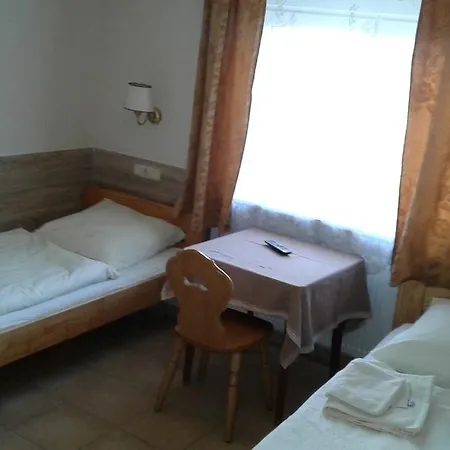 Wanderlust Hostel Floersheim am Main