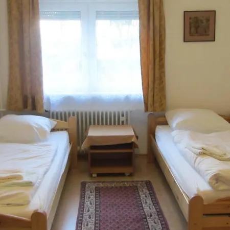 Wanderlust Hostel *